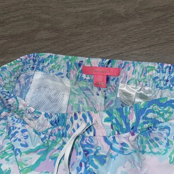NWT Lilly Pulitzer shorts - Picture 3 of 4